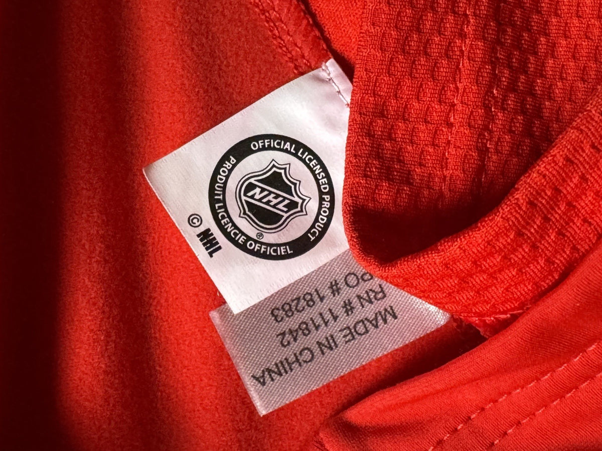 LeverWear Women's Hockey Washington Capital Logo Sweatshirt Sz M.   (B.157)