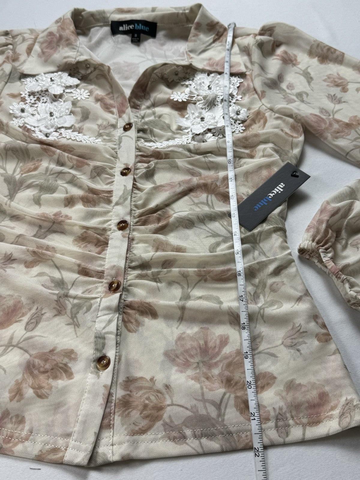 Alice Blue Women’s Long Sleeves Shirt Sz S.     (B.150)