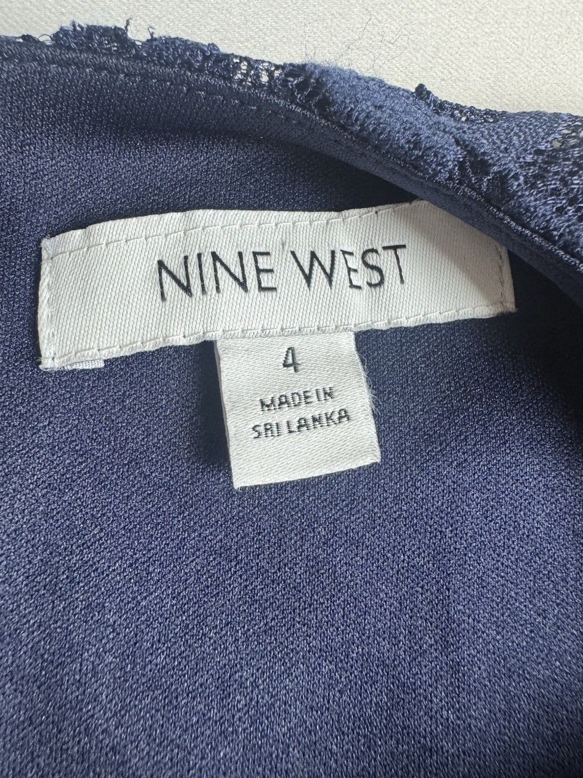 $99 Nine West Navy Laces Dress Sz 4  (B.179)
