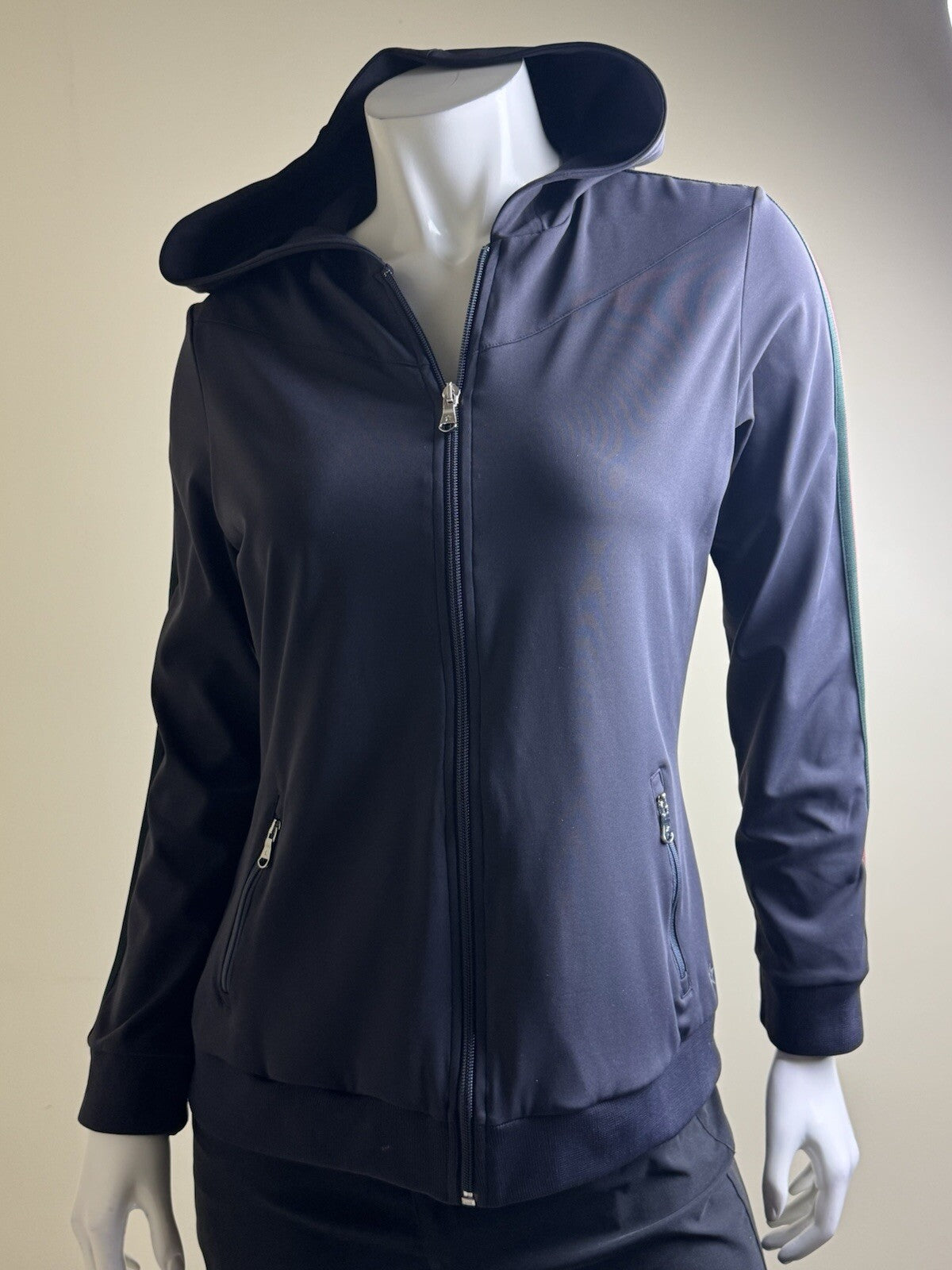 LOHLA SPORT Women’s Hooded Jacket Sz M.       (B.128)