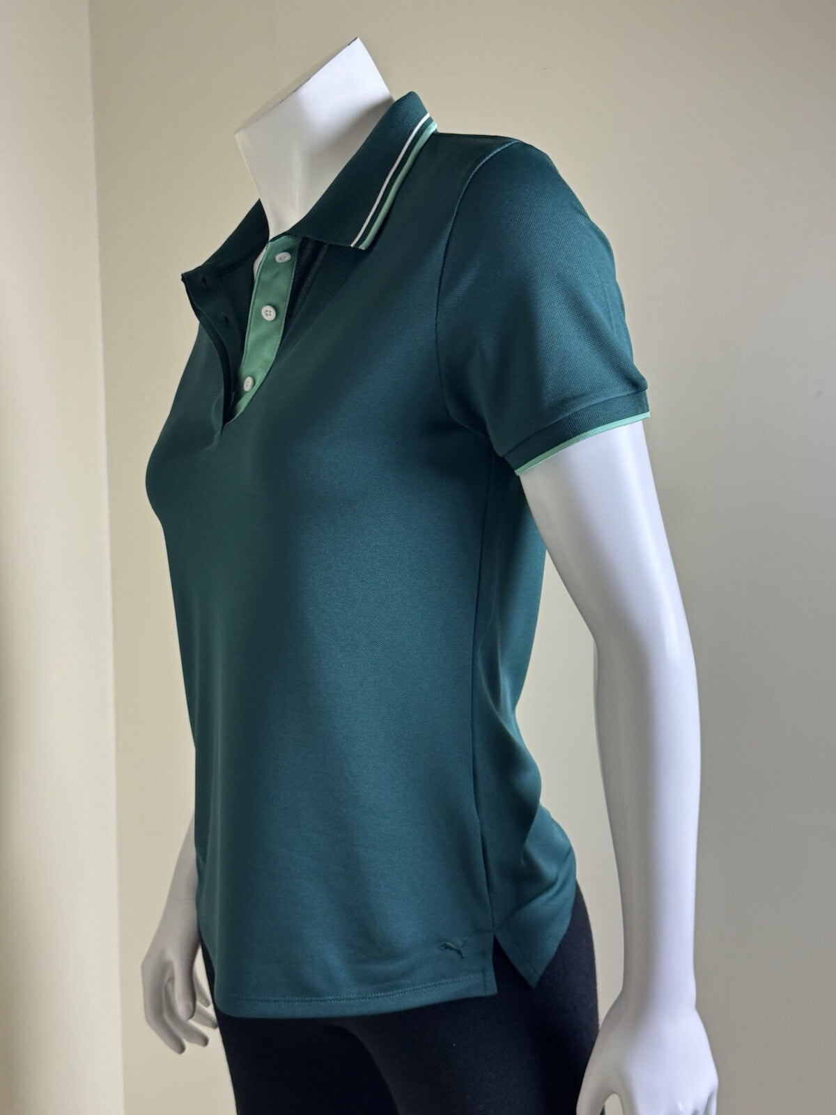 Puma Women’s Golf Shirt Sz S.   (B.131/7)