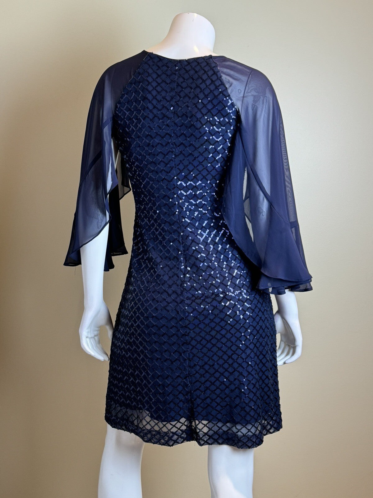 Connected Apparel Dress Women’s Size 4 Blue Sequin.   (70)
