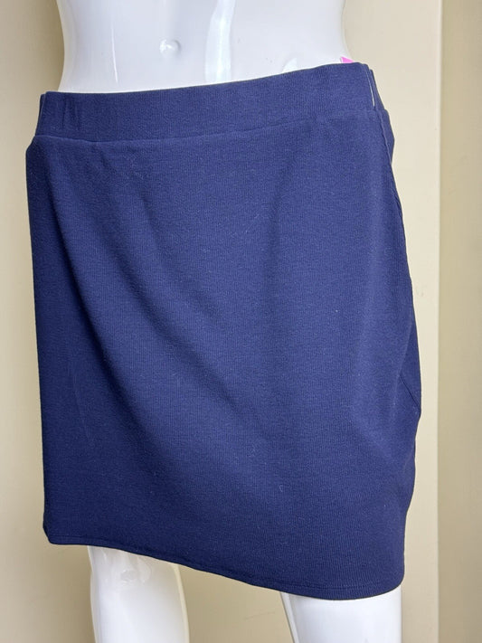 Riley & Rae Women's Navy Mini Skirt Size 2XL   (B.109)