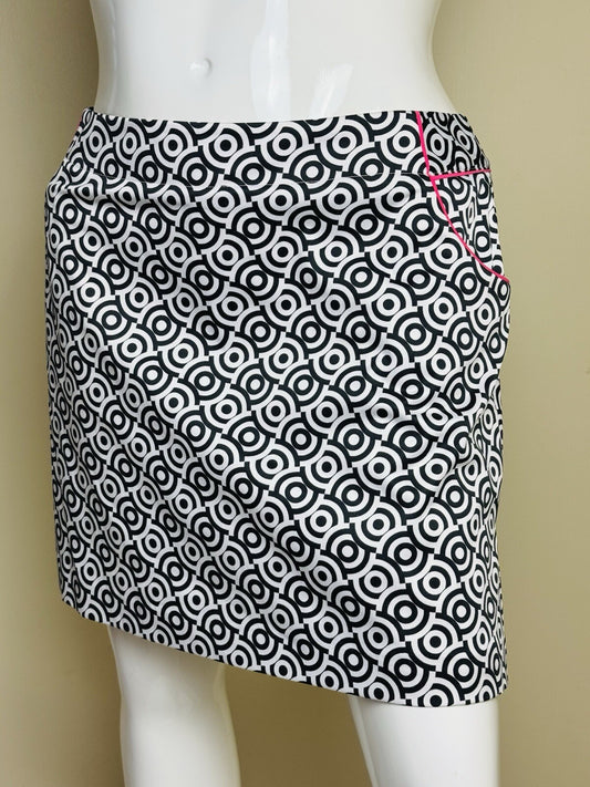 SPORT HALEY Women’s Golf Skort Black and White Sz 16. (B.125)