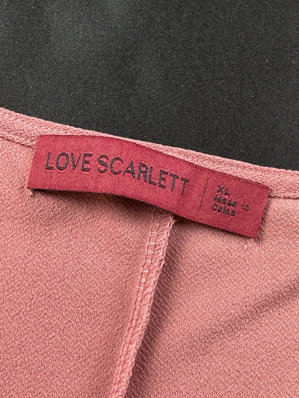 $54 Love Scarlett Women's Rhinestone on Shoulder Blouse Size L.      (B.187)