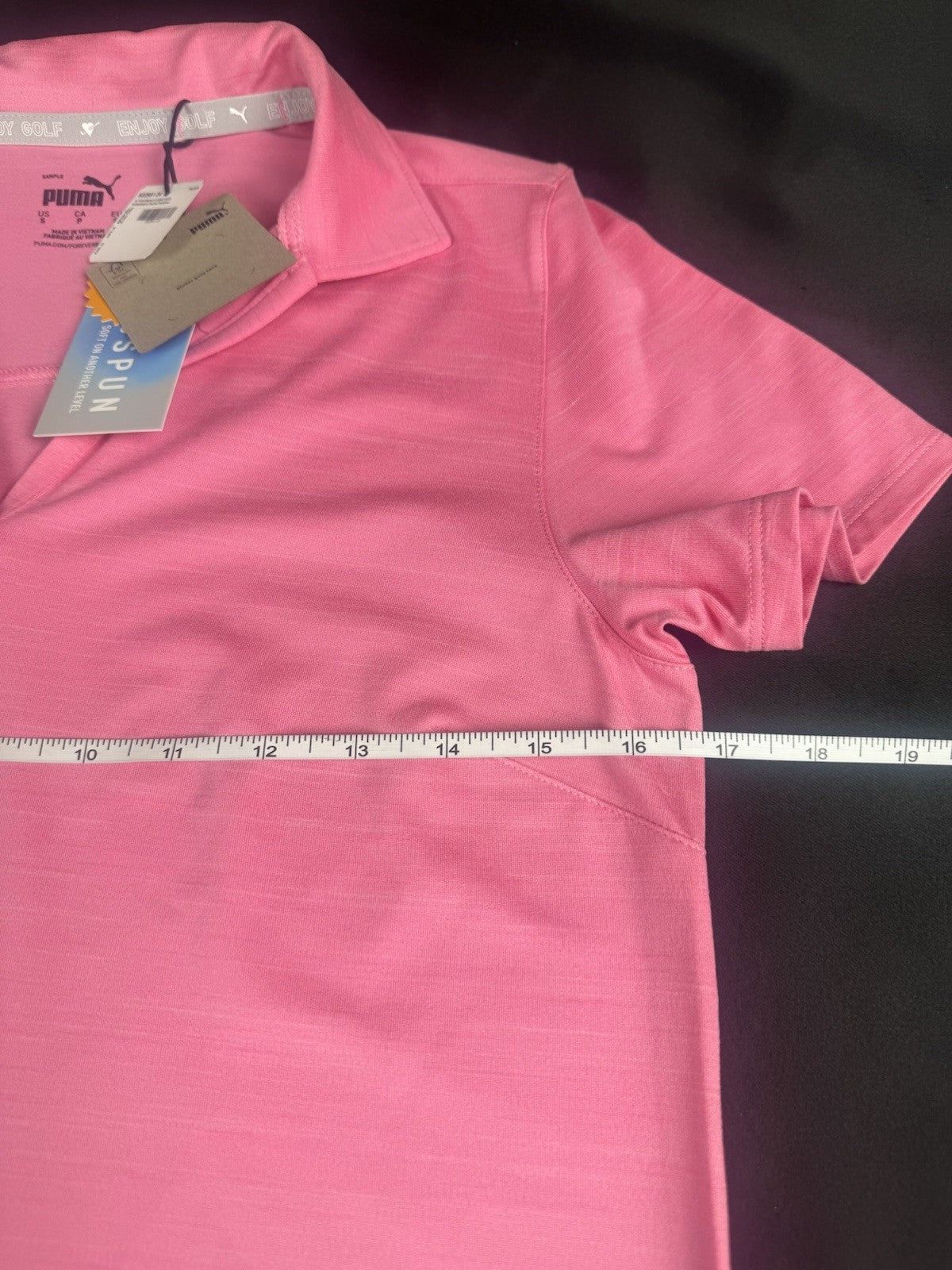 Puma Women’s Golf Shirt Sz S.   (B.185)