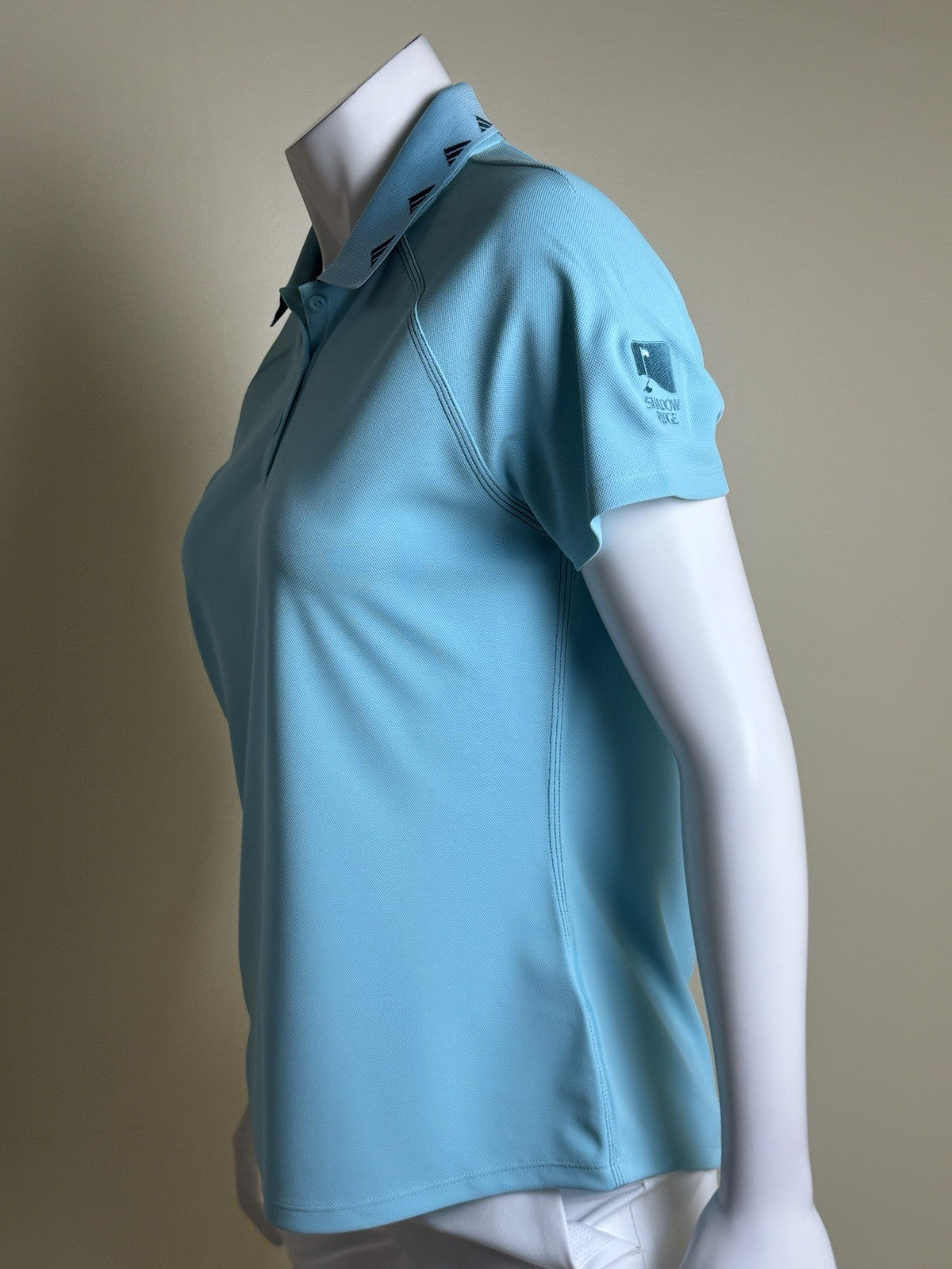 Adidas Women’s Golf Shirt Sz M    (B.170)