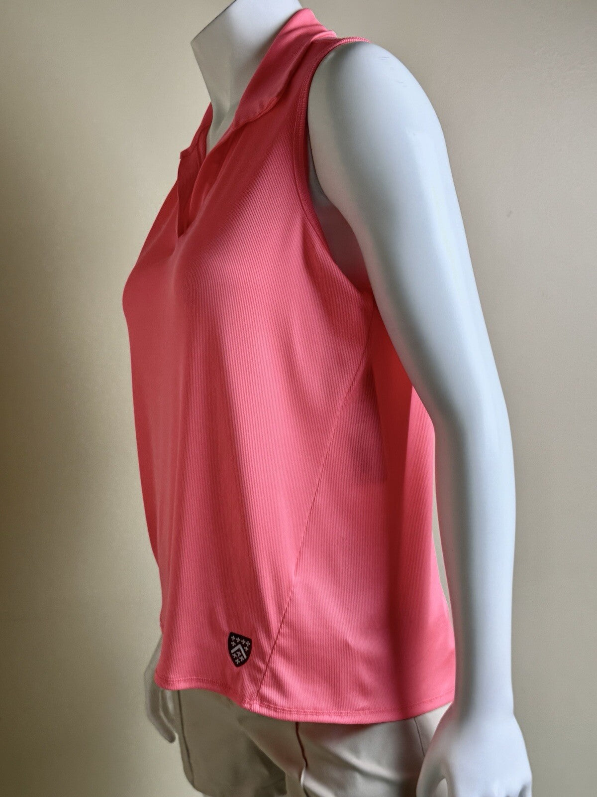 Lucky In Love Women’s Top Sleeveless Tennis Golf Shirt Sz M.     (B.141)