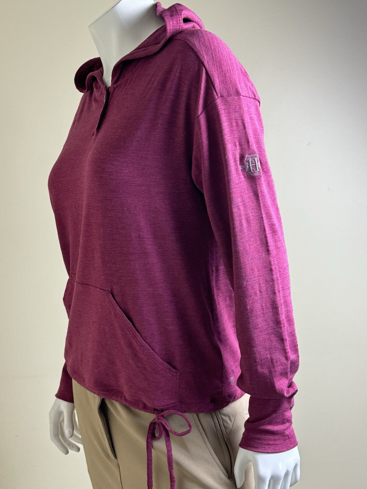 $65 Adidas Women’s Golf Hooded Sweatshirt Sz S    (B.105)