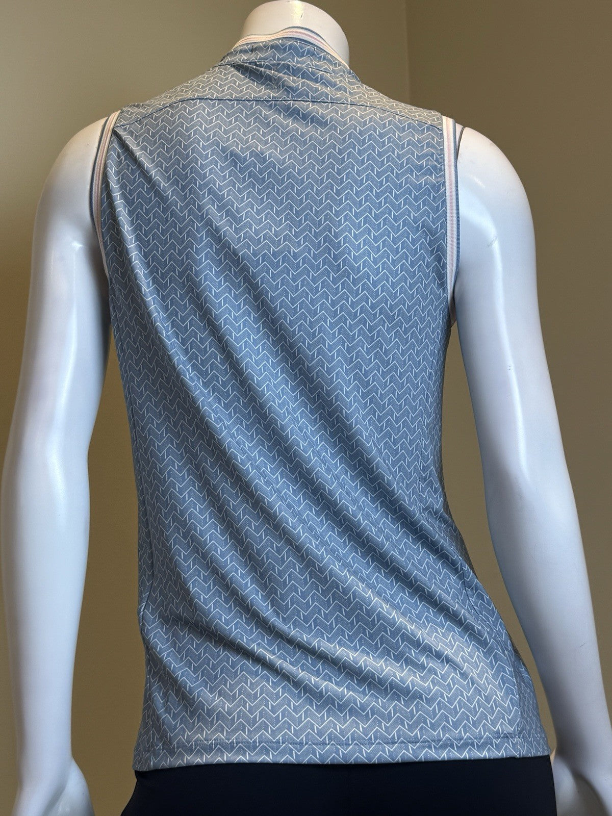 RLX Ralph Lauren Women’s Golf Polo Shirt Size M.   (B.167)