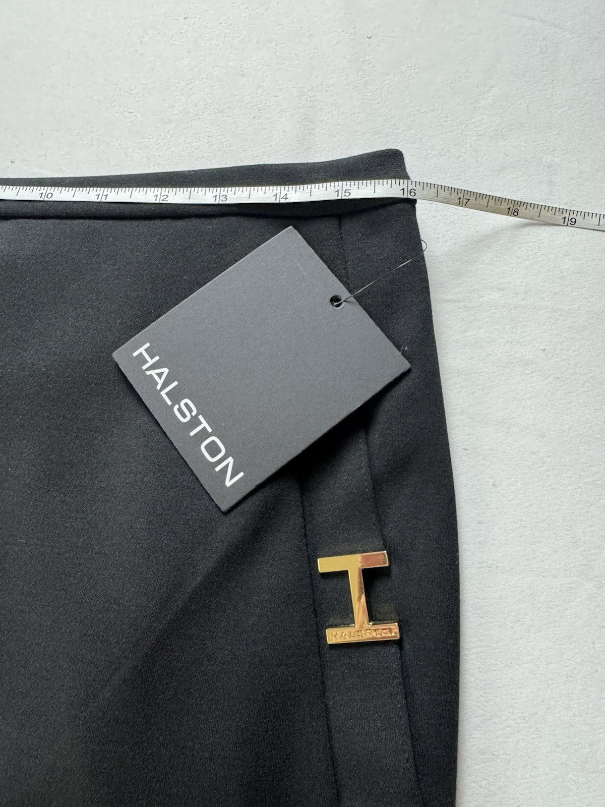 HALSTON Women's Pencil Skirt Lined Knee Length Size M.  (B.155)