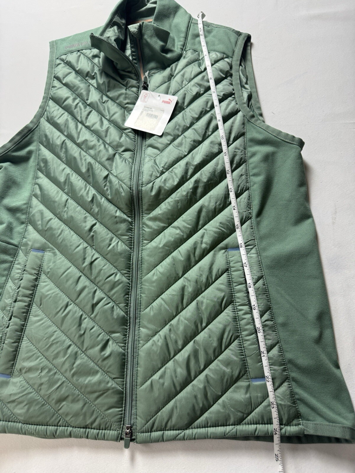 Puma Women’s Golf Green VEST Sz S.    (B.120)