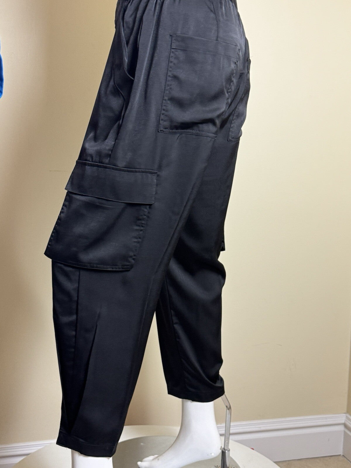 RM Rebecca Minkoff Silky Satin Cargo pants Sz XLP.   (B.138)