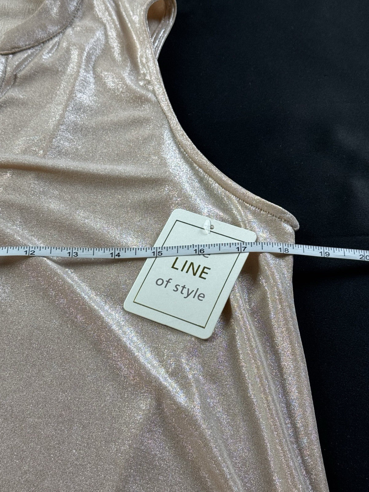 THE LINE OF STYLE Women’s Satin Blouse Sz L. (B.187)