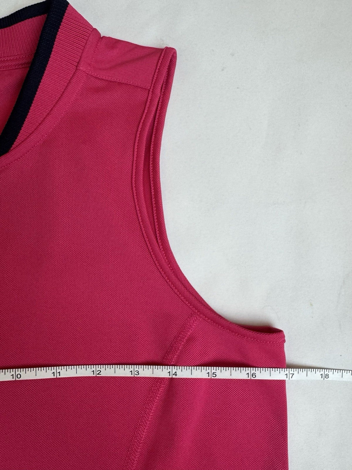 Puma Women’s Golf Shirt Sz S.   (B.167)