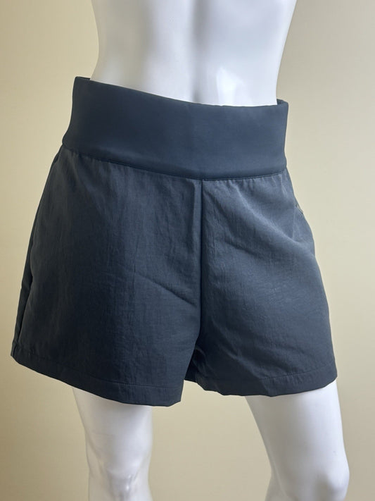 $70 Nike Womens Running Shorts Sz L.  (B.158)