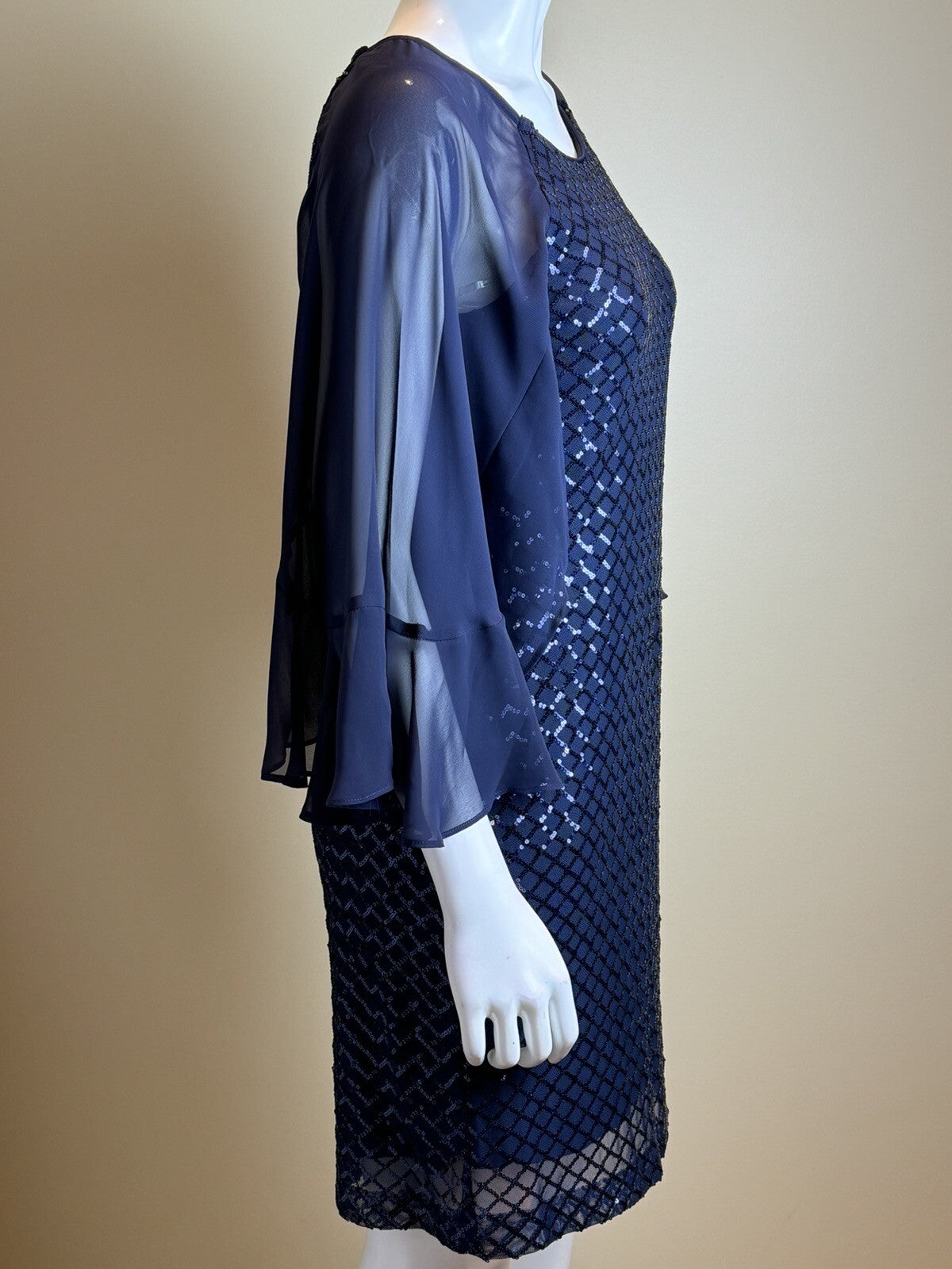 Connected Apparel Dress Women’s Size 4 Blue Sequin.   (70)