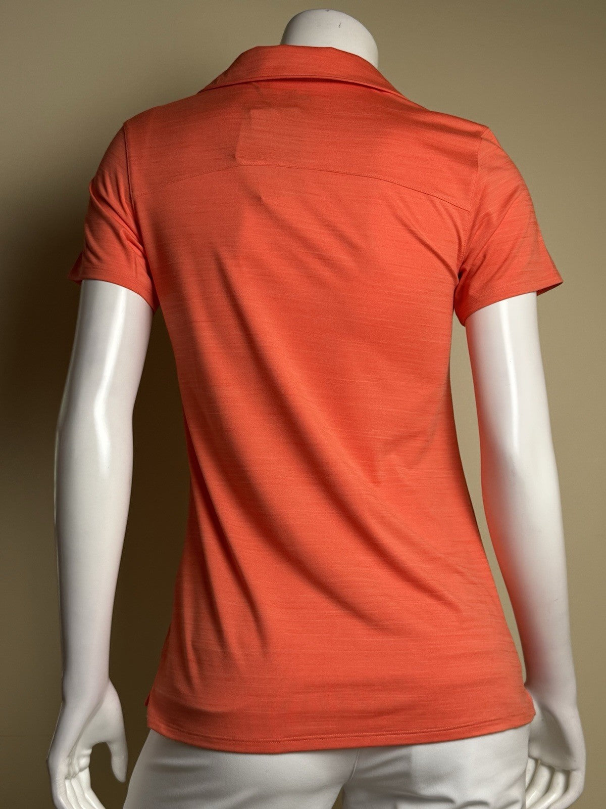 Puma Women’s Golf Shirt Sz S.   (B.172)