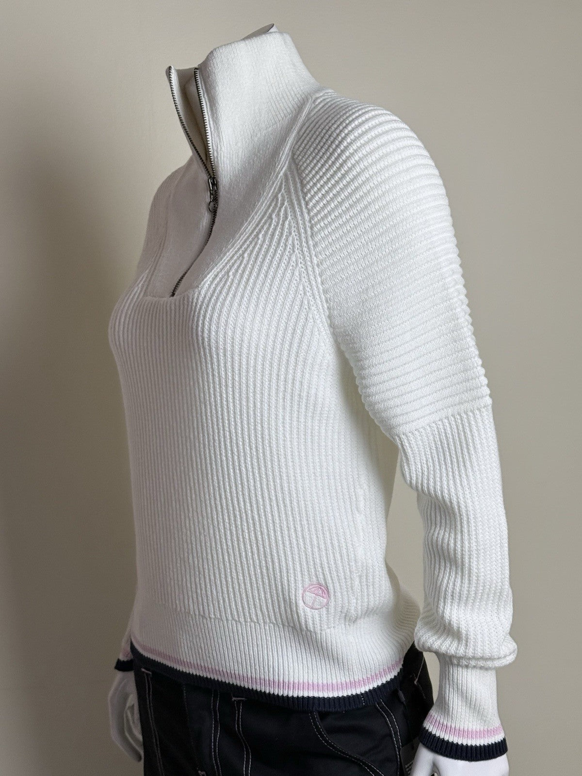 Puma Women's Golf Sweater Size S.   (B.097)