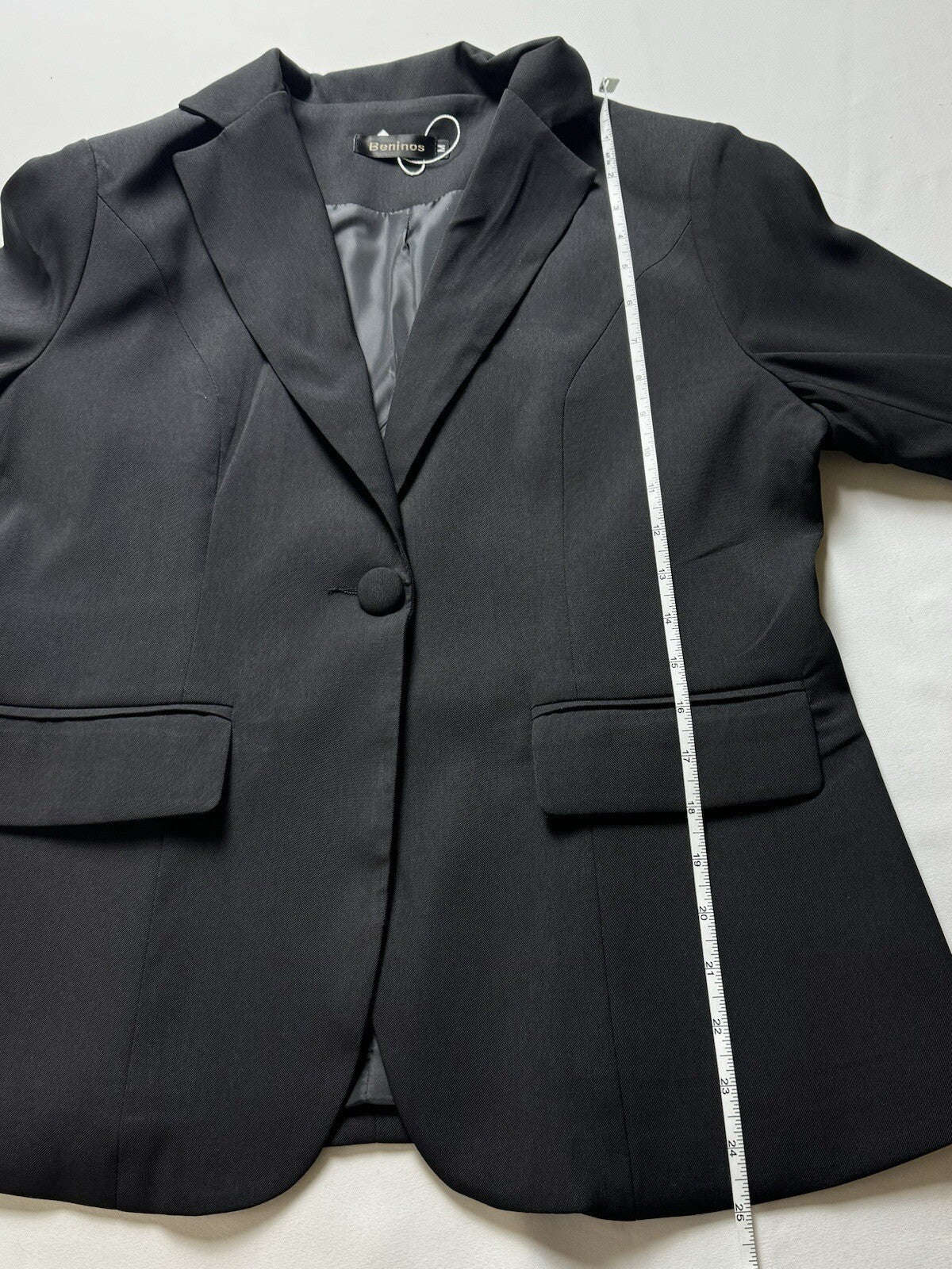 Beninos Womens One Button Blazer Black Size M.  (B.102)