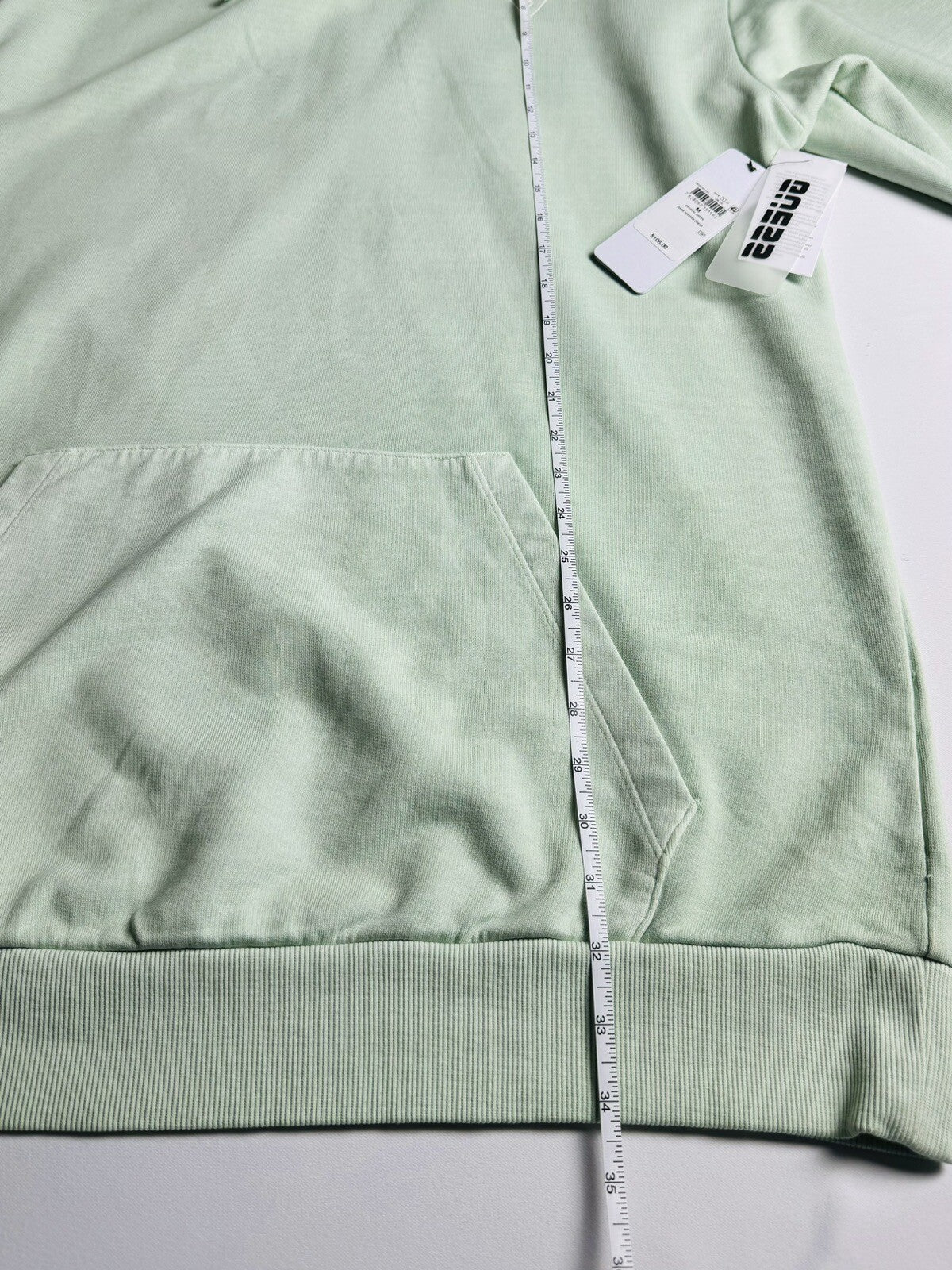 Guess Women’s Hooded Green Sweater with Pockets. (B.76)