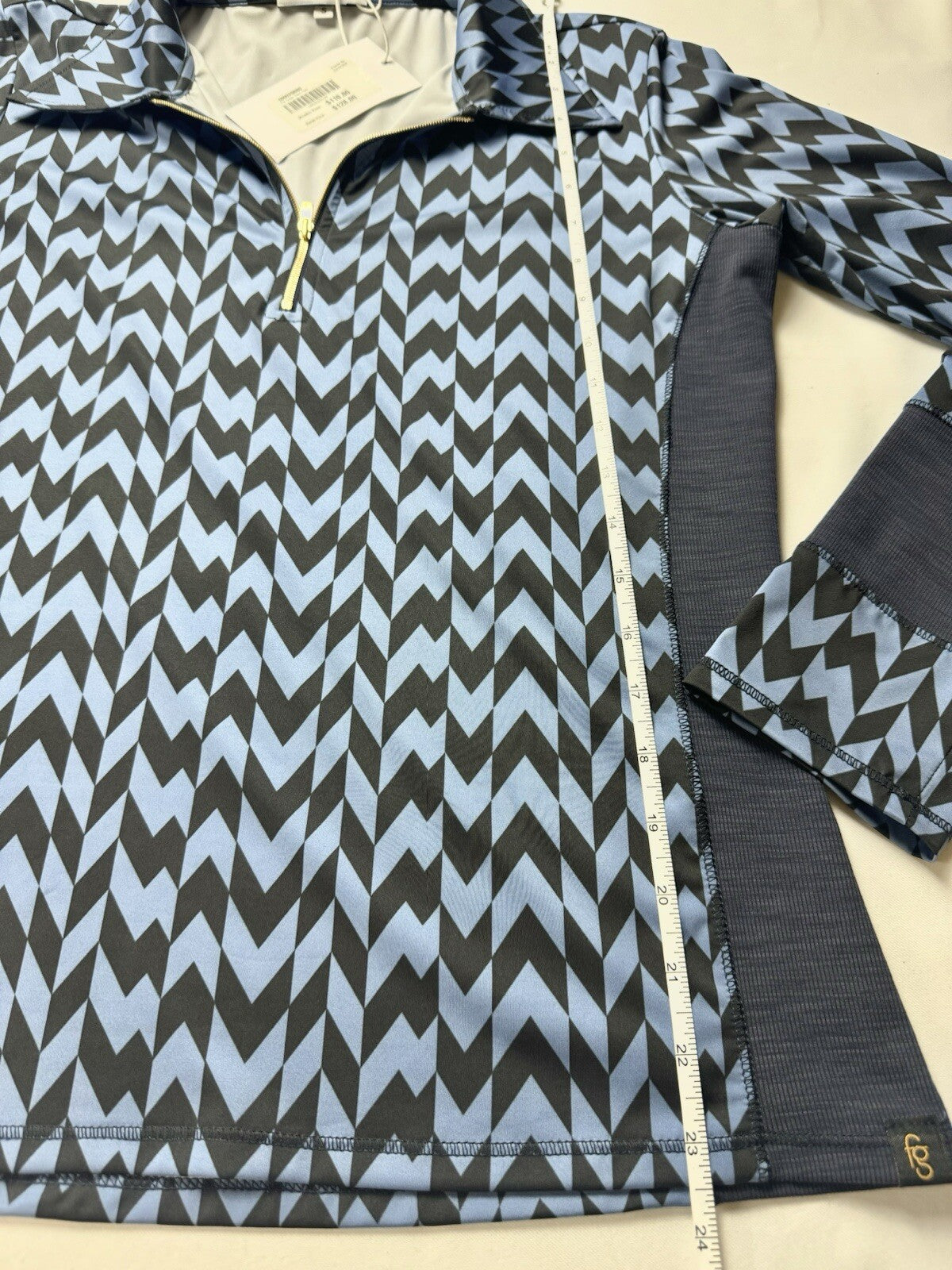 FIA Green California Women’s Golf Sweatshirt Sz S.  (B.120)