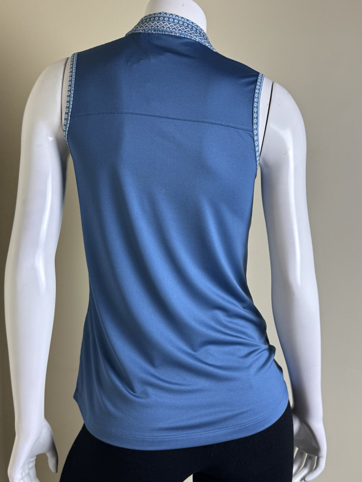 Puma Women’s Golf Shirt Sleeveless Sz S.  (B.130/8)