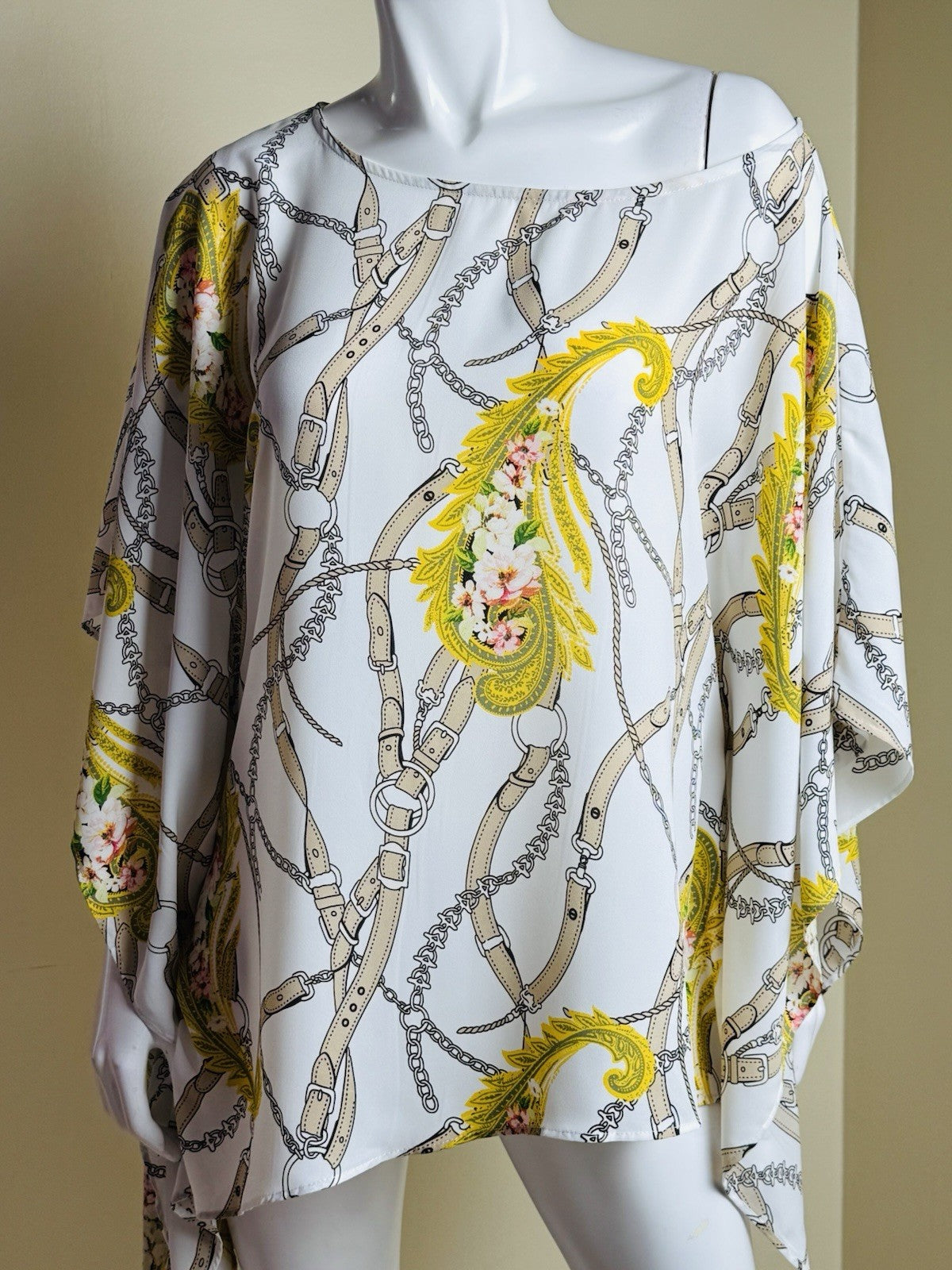 $44 New York & Company Women’s Cover Up Kimono Sheer Sz S/M.   (B.173)