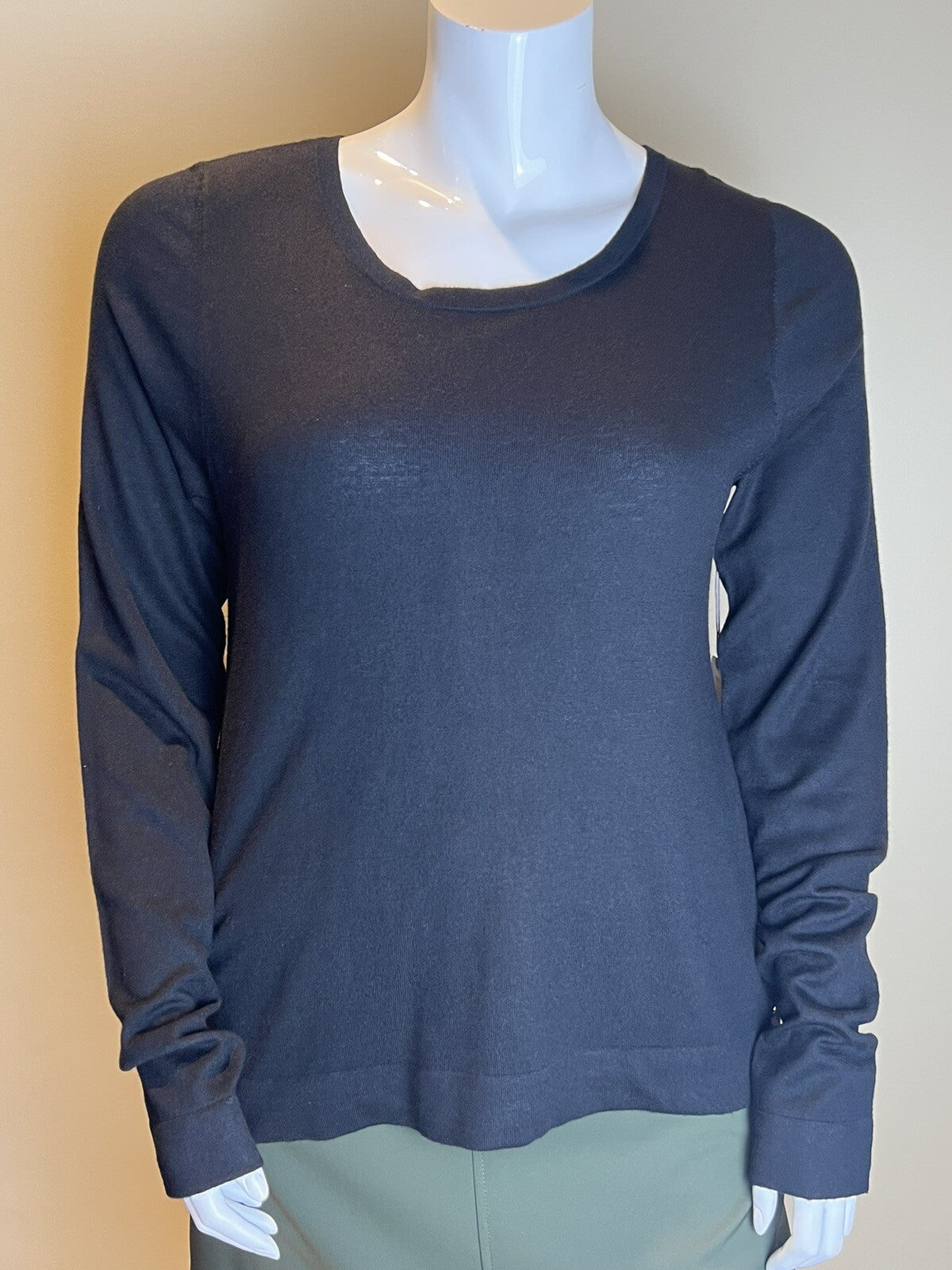 Jofit Women's Long-Sleeve Sweatshirt Sz L Black.      (50)