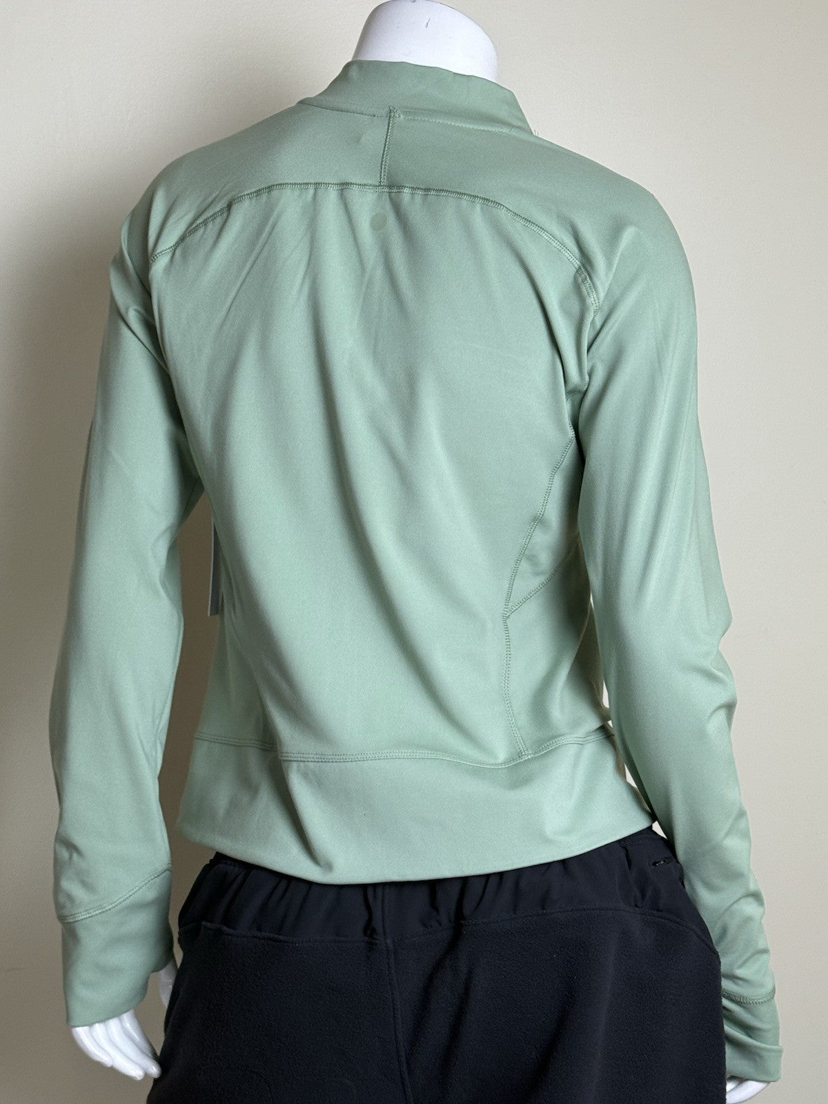 $88 Yogalicious women’s full zip performance jacket  size L. (B.194)