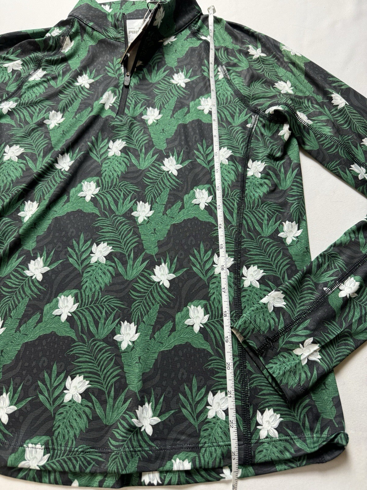 Puma Women's Golf Sweatshirt Size S.   (B.110/5)