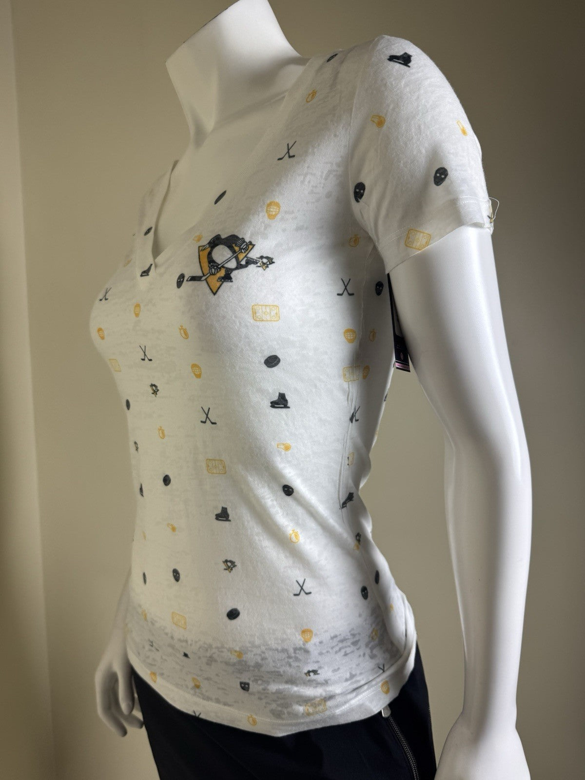 LeverWear Women's Golf shirt Hockey Print Sz M   (B.160)