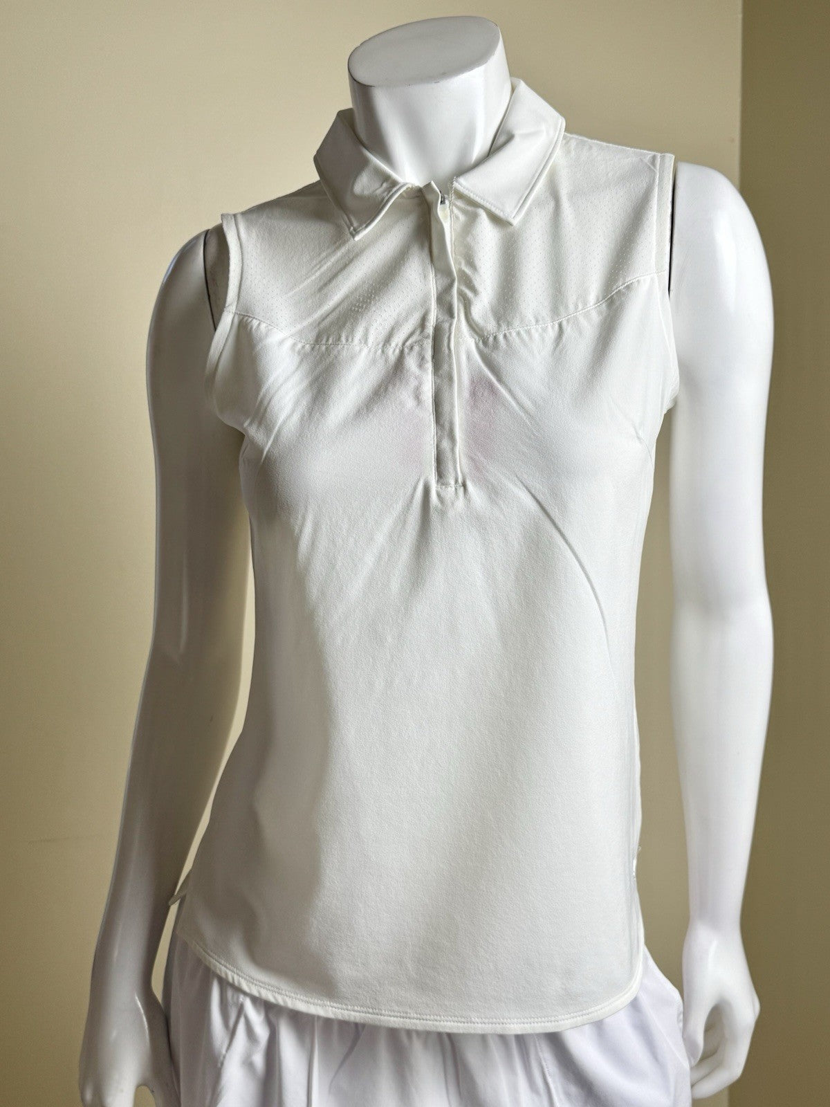 Puma Women’s Golf Shirt Sz S.   (B.188)