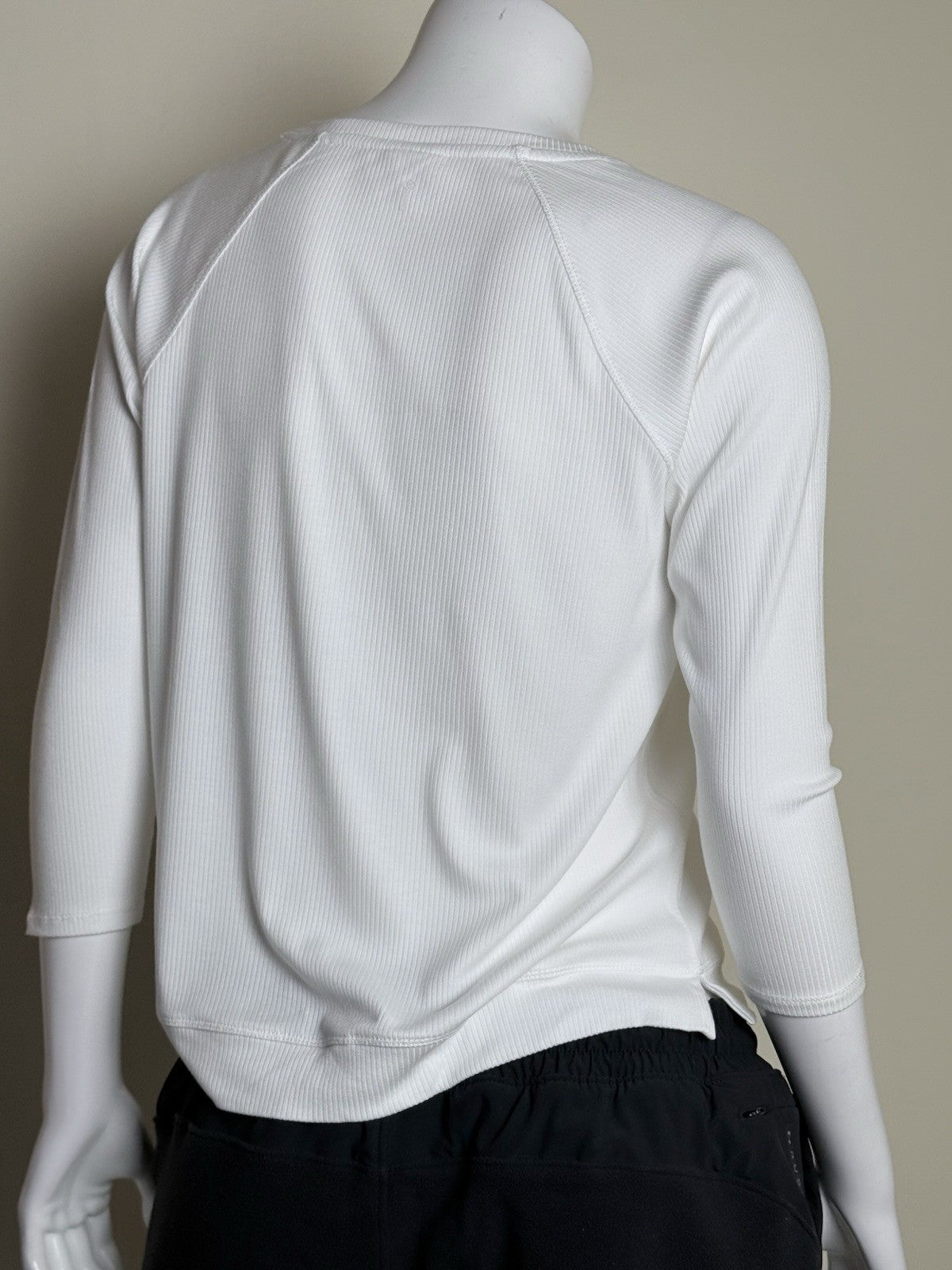 BELYN KEY Women’s Golf Sweatshirt Sz XS.  (B.172)