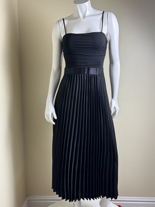 $220 Max Studio London Women’s Satin Pleated Dress Sz S.  (B.139)
