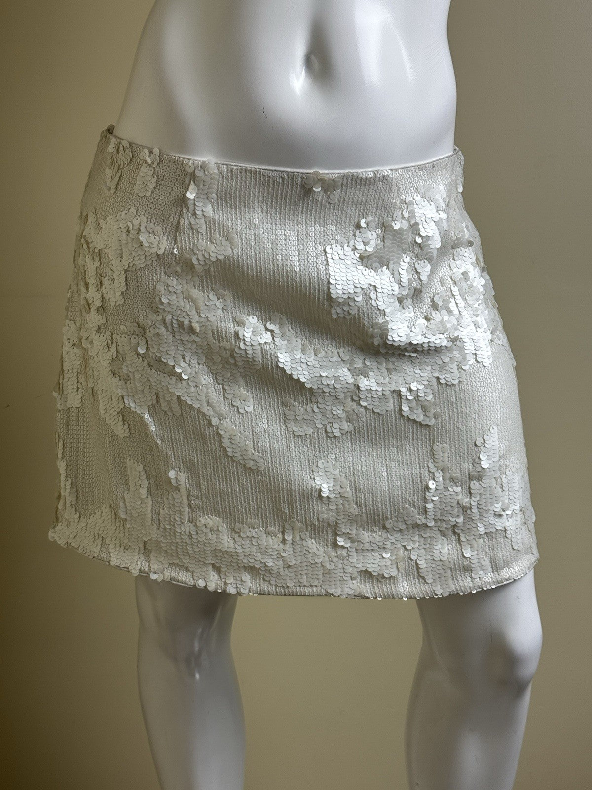 $228 Walter Baker Ashlee Skirt Vanilla Sequin Size 6   (B.152)