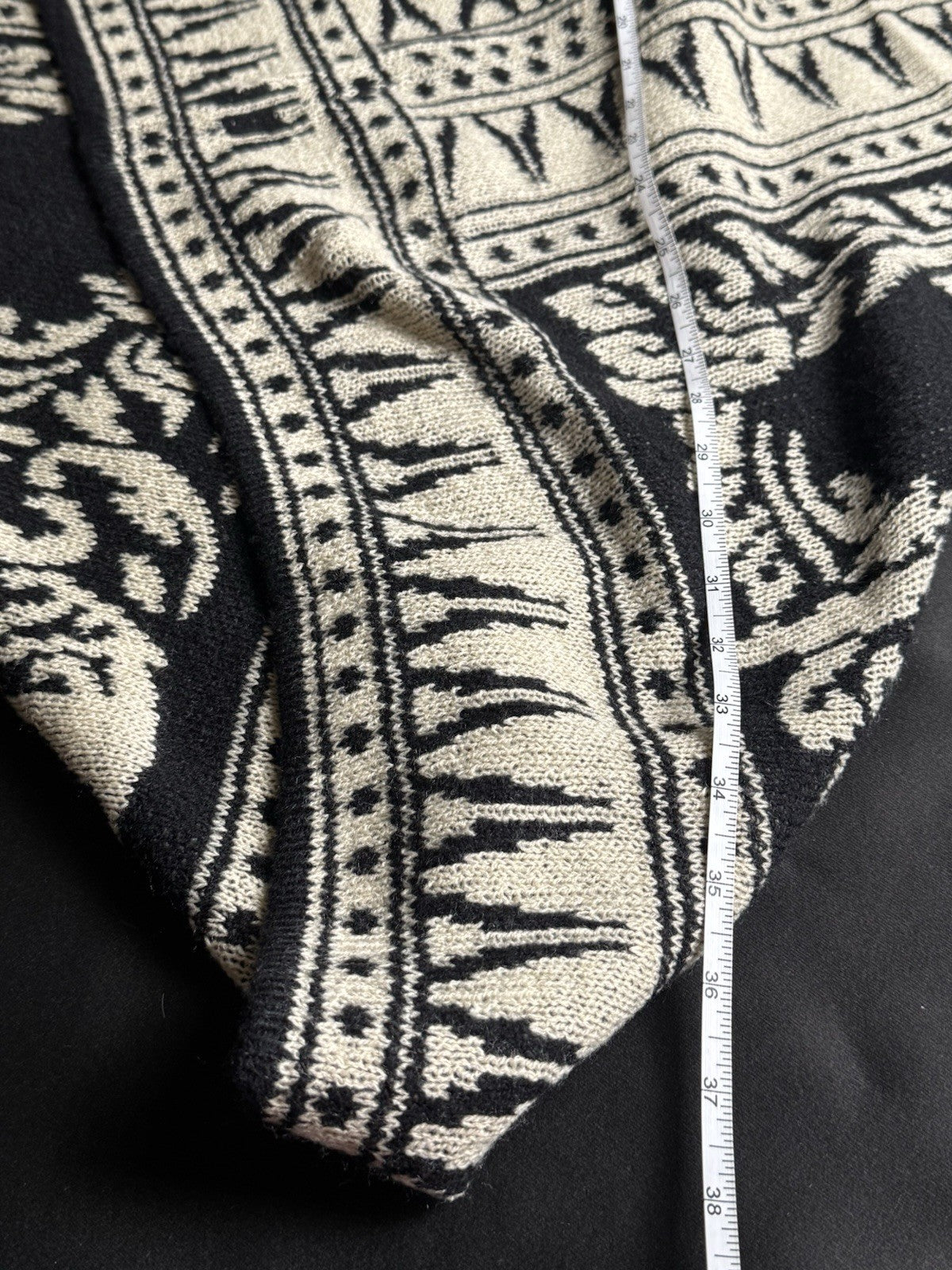 $268 Max Sport Poncho Black/Ivory Sz S/M.      (B.144/1)
