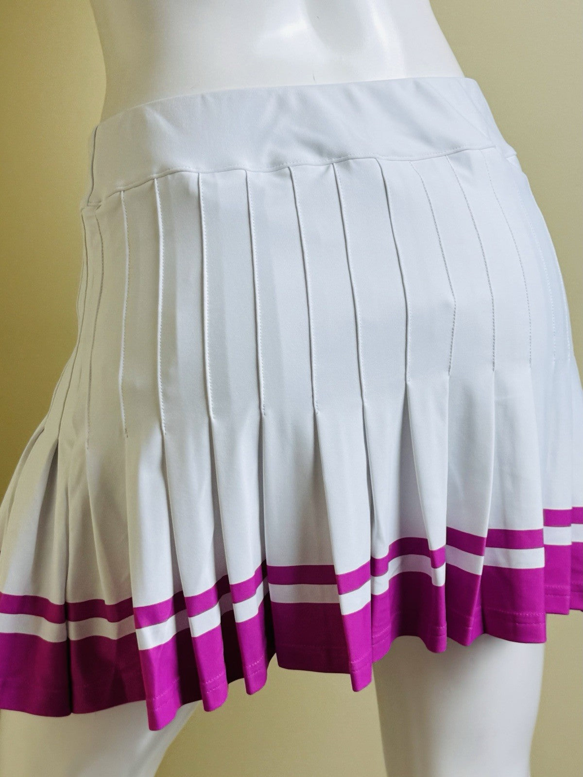 Smith & Quinn Athletic Skort Skirt Sz M. (B.154))