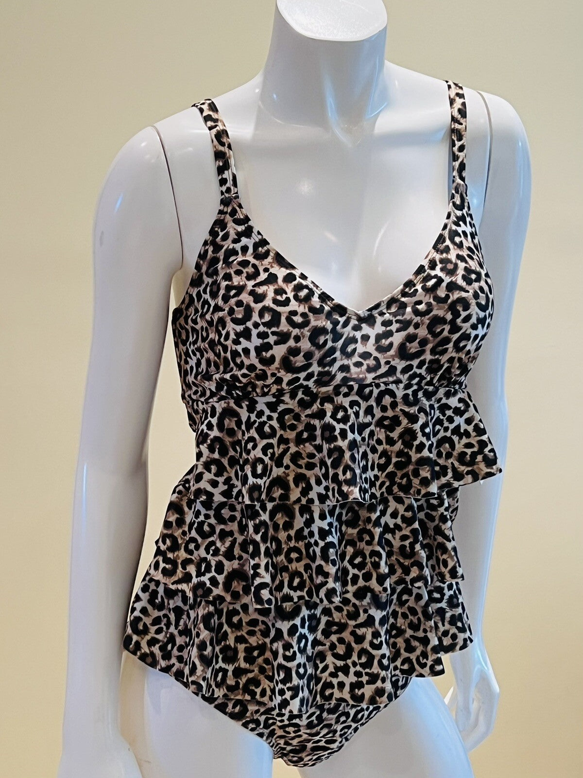 $98 Nicole Miller 2Pc Tankini Swimsuit Ruffle Tier Leopard Print Sz L