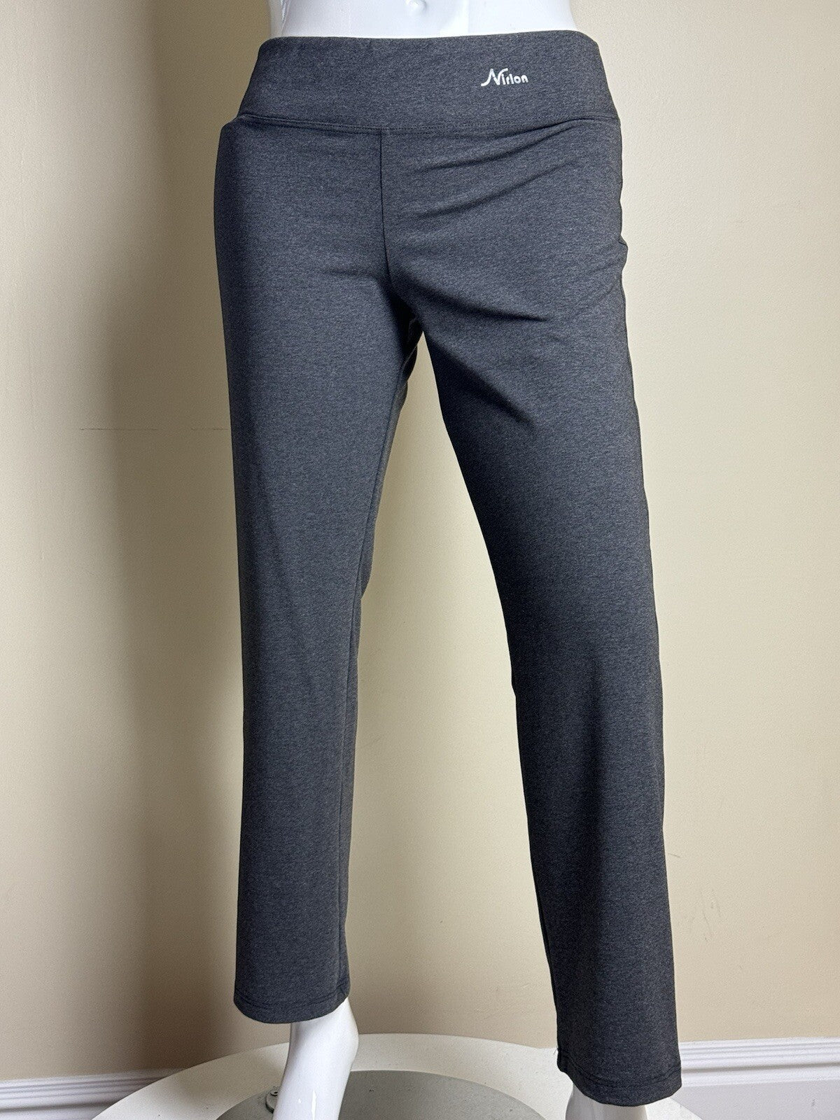 NIRLON Women’s Charcoal Gray Stretch Pants Sz 2XL. (B.100)