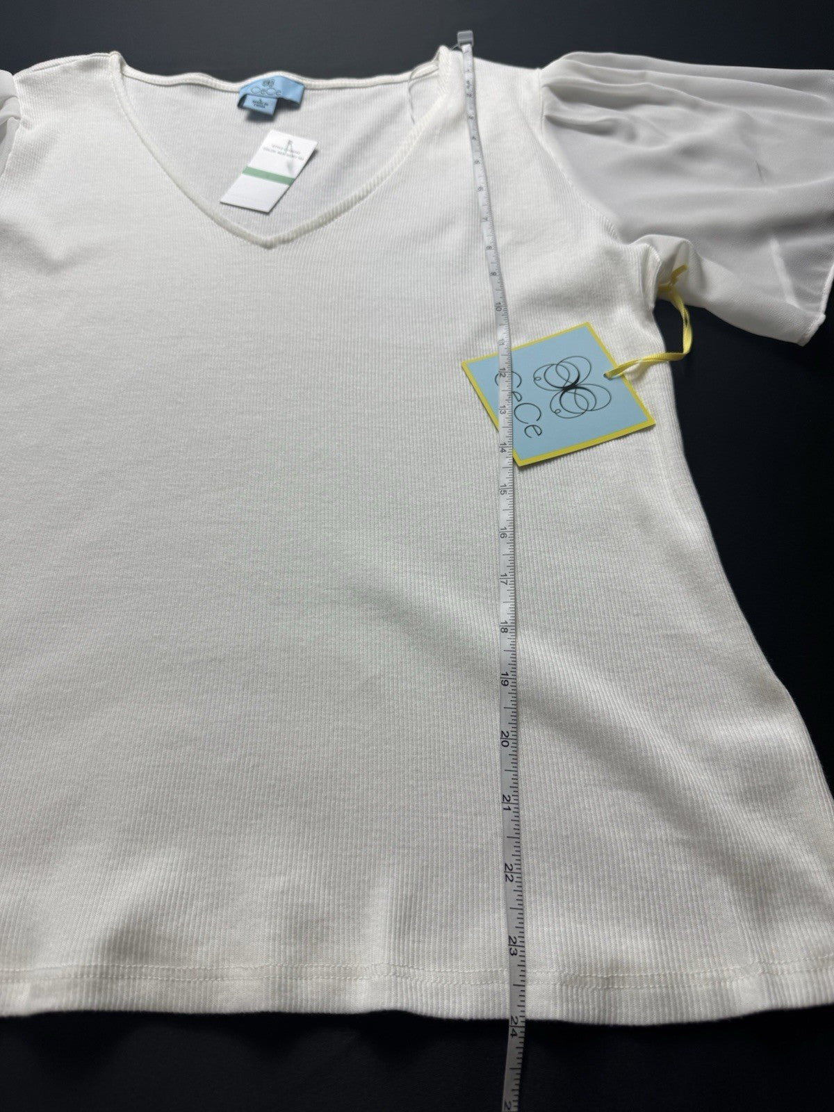 Cece Women's Short Puff-Sleeve Knit Top Sz L. (B.160)