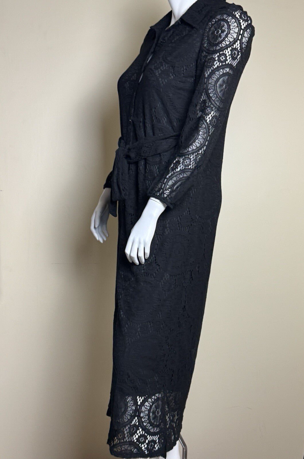 TACERA Women's Black Lace Dress Sz L.    (B.138)