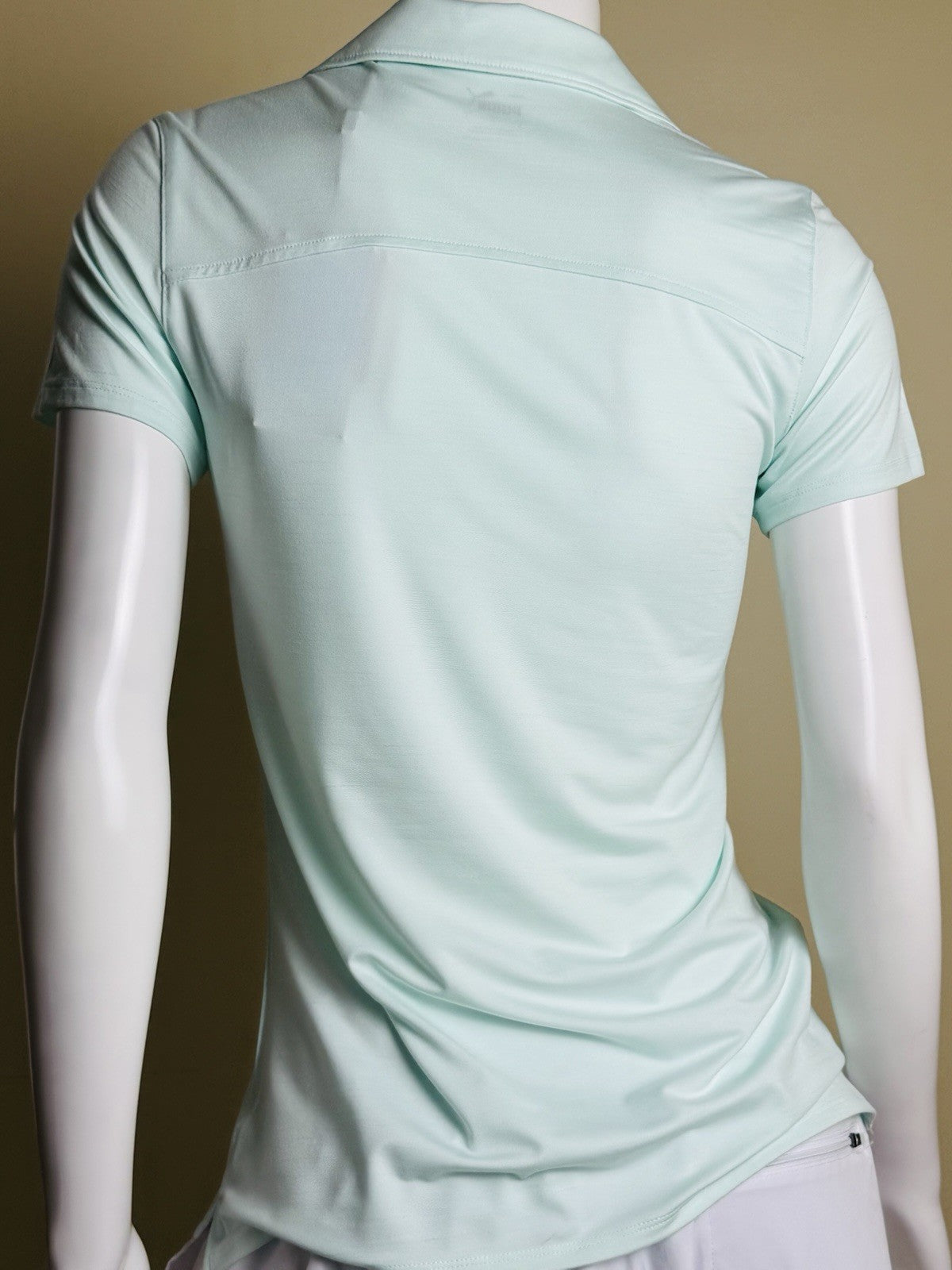 Puma Women’s Golf Shirt Sz S.   (B.188)