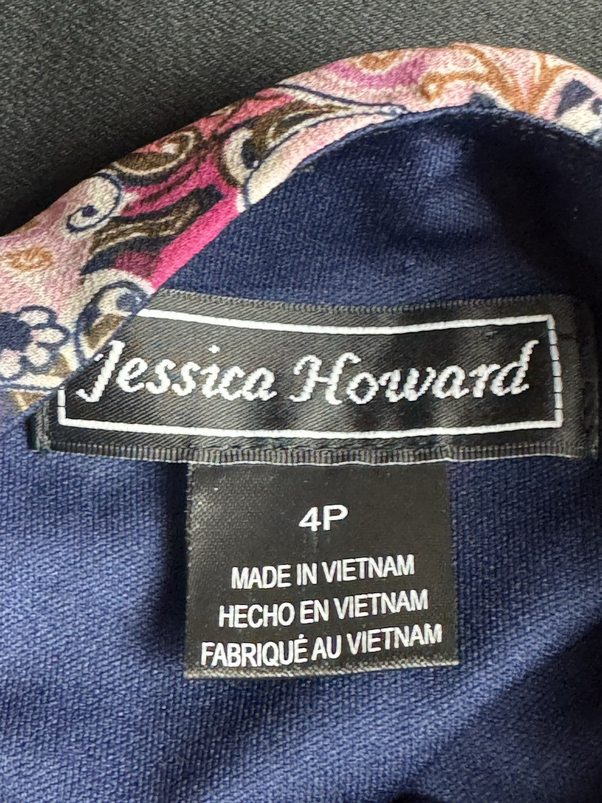 Jessica Howard Women’s Fit & Flare Dress Size 4P.    (B.179)