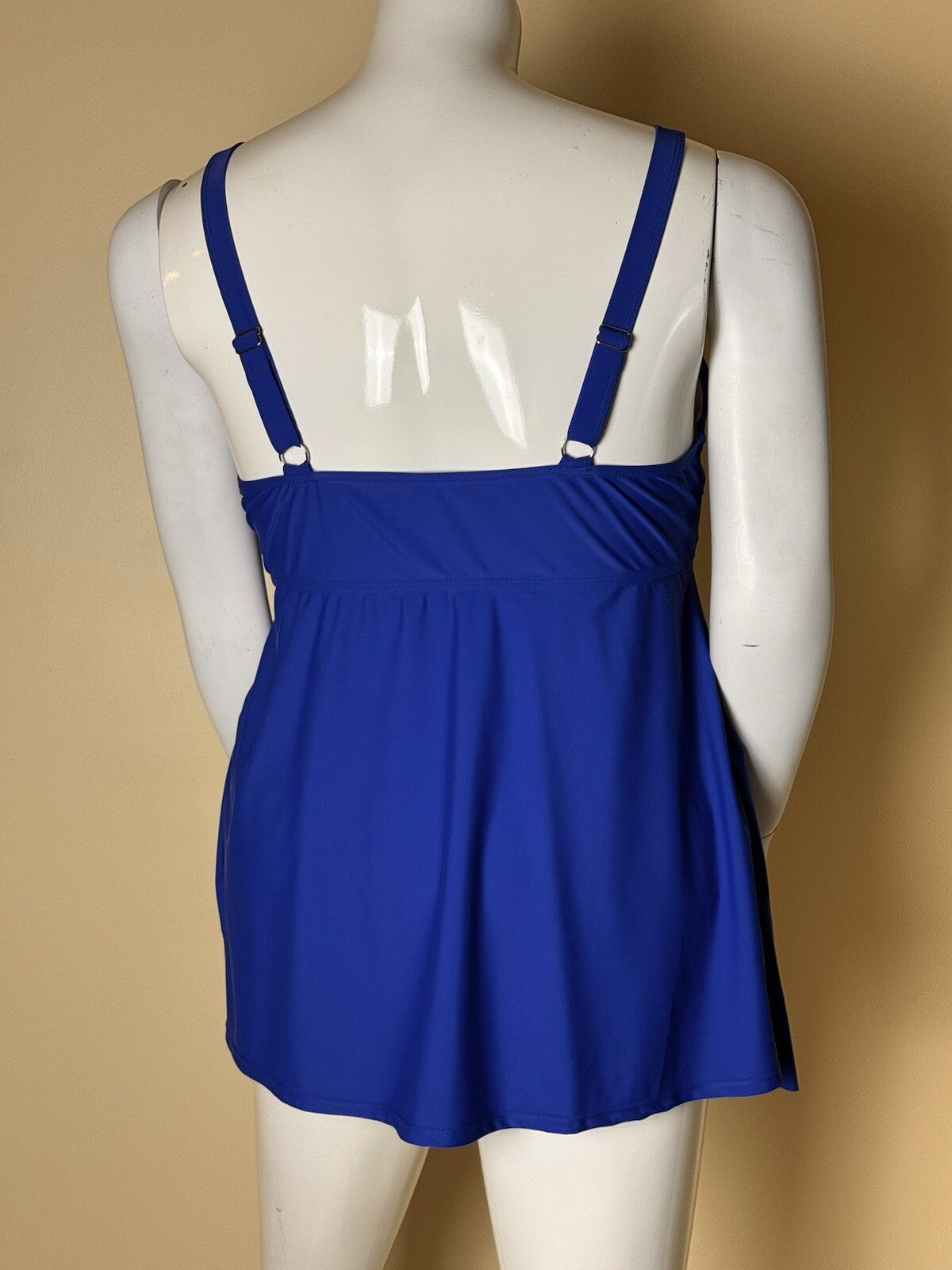 Women’s 2 Piece Bathing Suit Size 3XL. (57)