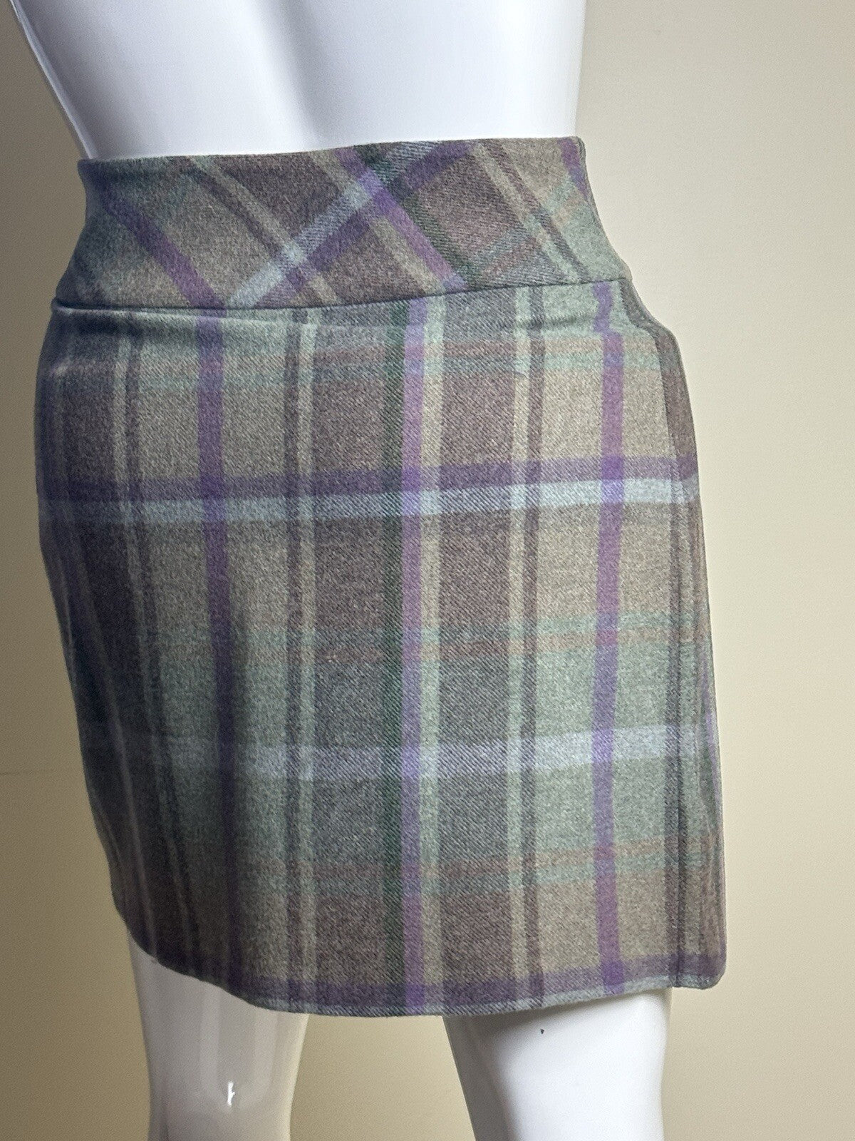 $225 Lauren Ralph Lauren Women’s Plaid Skirt Sz 12.    (B.101)