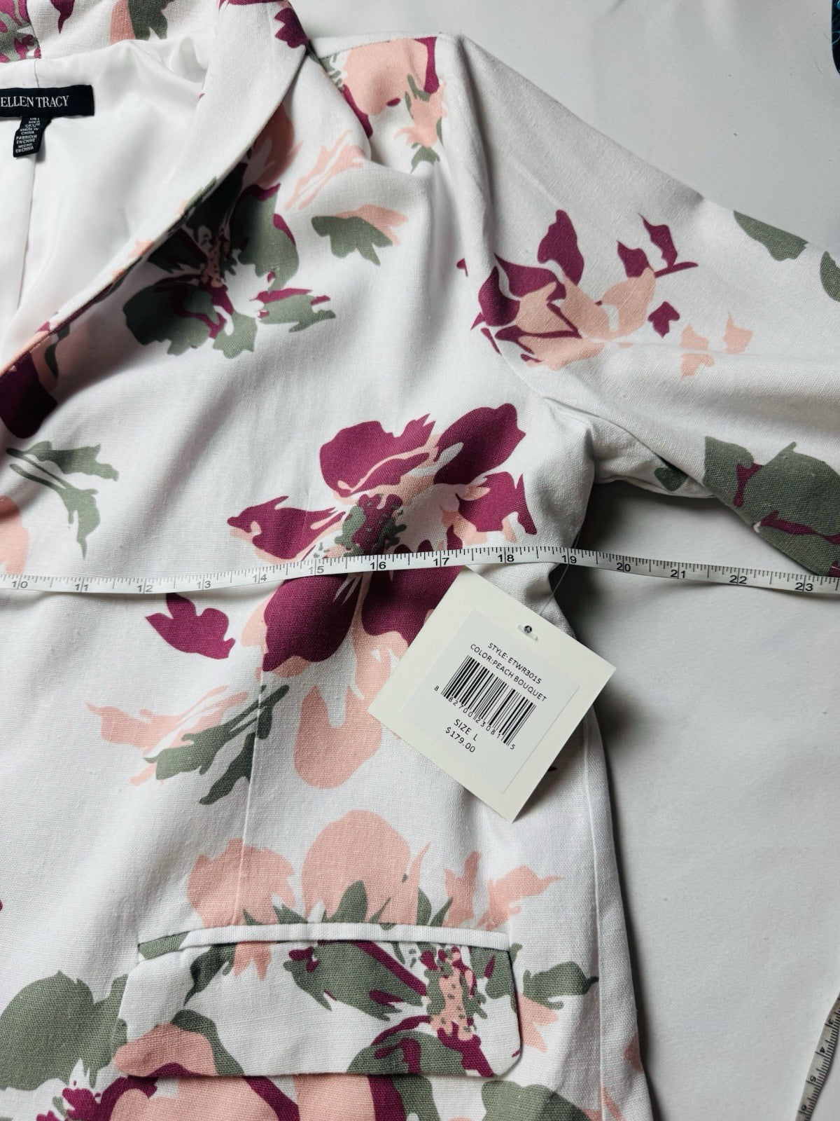 $179 ELLEN TRACY Women’s Floral Blazer Jacket Size L.     (B.154)