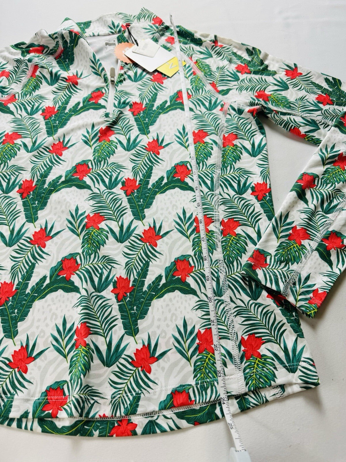 Puma Women's Floral Golf Sweatshirt Size S.   (B.110)