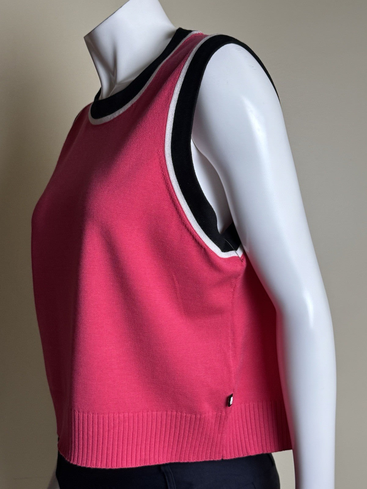 $69 Karl Lagerfeld Women’s Sweater vest Sz XL.      (B.150)