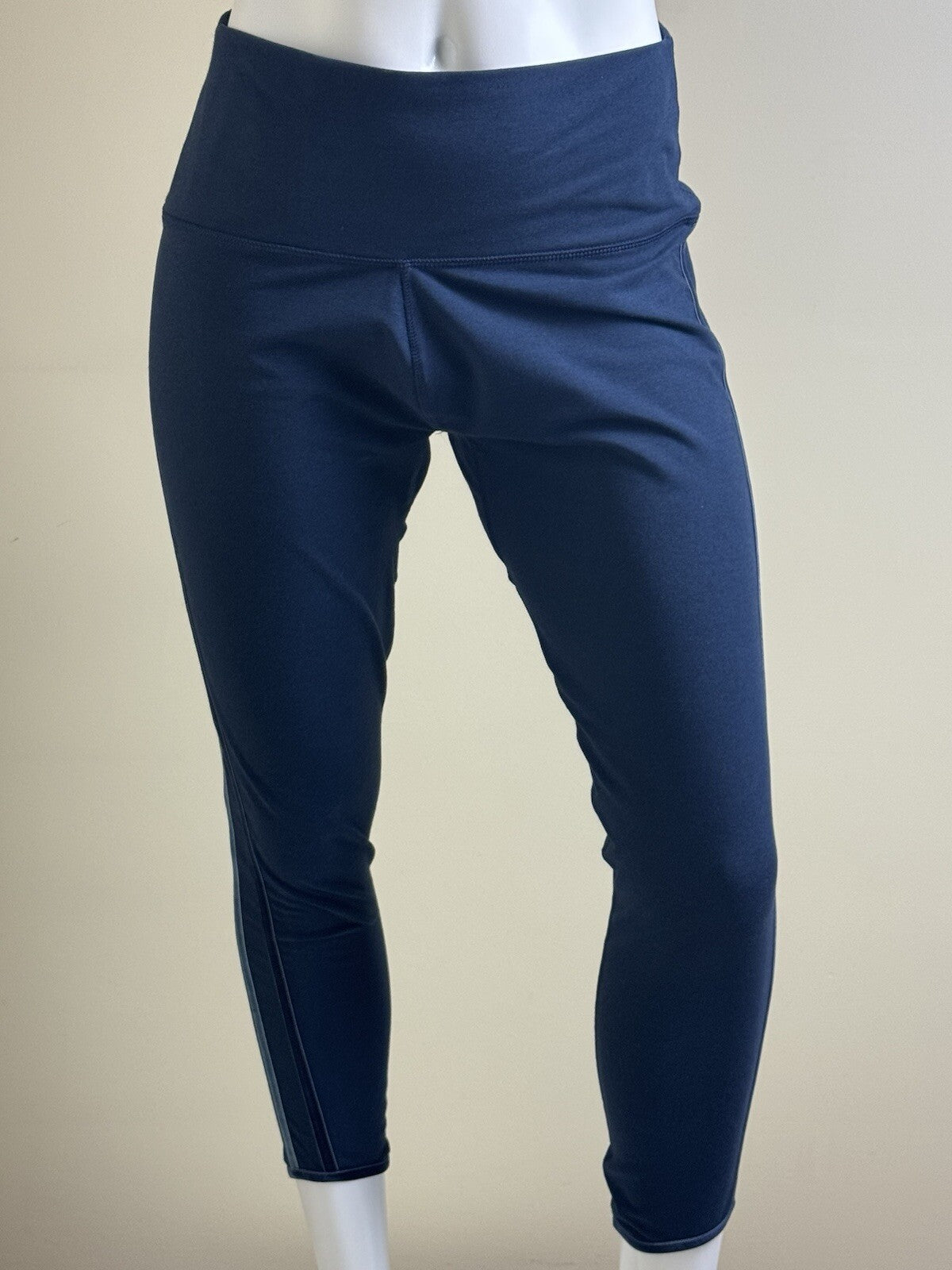 $88 TASC Performance Women's Leggings Navy Blue Velvet Stripe Size XL. (B.121)